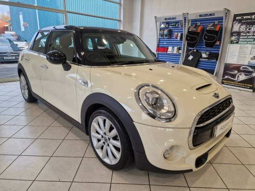 MINI Hatch  2.0 Cooper SD Euro 6 (s/s) 5dr 
