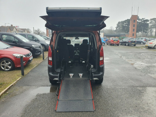 Peugeot Rifter  BlueHDi Allure 1.5 Wheelchair Accessible Vehicle