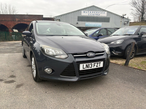 Ford Focus  1.0T EcoBoost Titanium Hatchback 5dr Petrol Manual Euro 5 (s/s) (125 ps) 