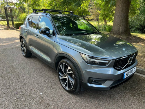 Volvo XC40  2.0 T5 R-DESIGN PRO AWD 5d 245 BHP Very well prese