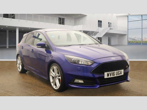 Ford Focus  2.0T EcoBoost ST-3 Hatchback Petrol Manual Euro 6 (s/s) 5dr - Just 28,603 M