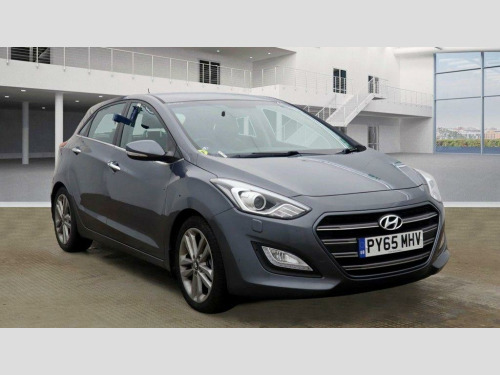Hyundai i30  1.6 CRDi Blue Drive Premium Hatchback Diesel DCT Euro 6 (s/s) 5dr - Just 48
