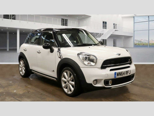 MINI Countryman  1.6 Cooper S SUV Petrol Auto ALL4 5dr - Just 32,532 Miles from New / Full M