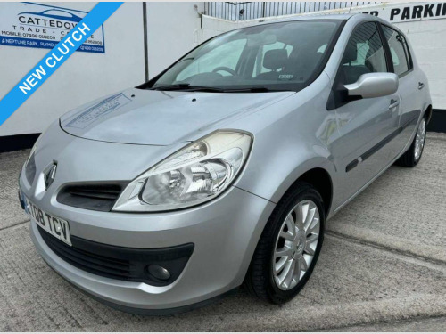 Renault Clio  1.2 TCe 16v Dynamique 5dr