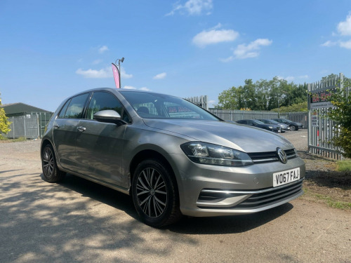 Volkswagen Golf  1.6 TDI SE Nav Euro 6 (s/s) 5dr