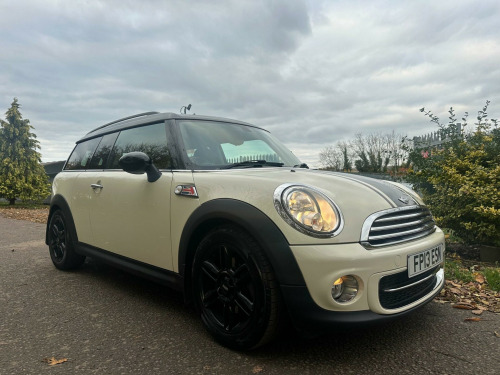 MINI Clubman  1.6 Cooper D Euro 5 (s/s) 5dr