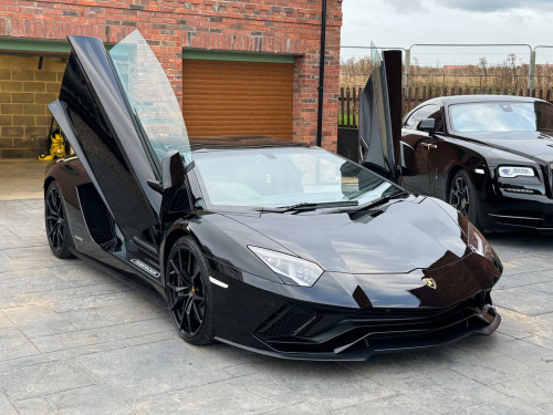 Lamborghini Aventador  6.5 V12 LP 740-4 S