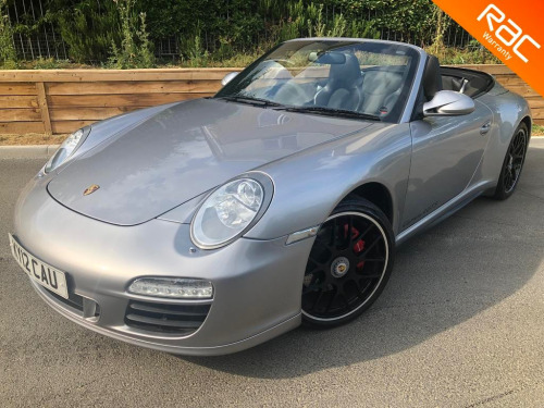 Porsche 911  GTS 2dr PDK