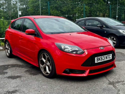 Ford Focus  2.0T EcoBoost ST-2 Hatchback 5dr Petrol Manual Eur