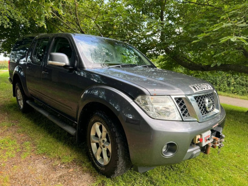 Nissan Navara  2.5 DCI ACENTA 4X4 DCB 188 BHP FULL SERVICE HISTOR