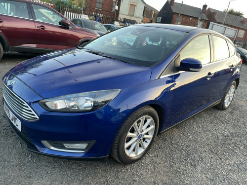 Ford Focus TITANIUM 5-Door