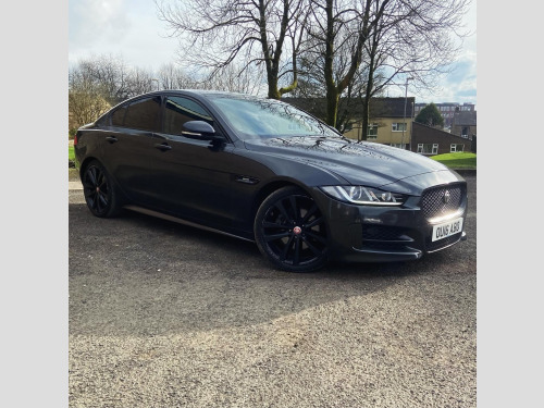 Jaguar XE  R-SPORT 4-Door