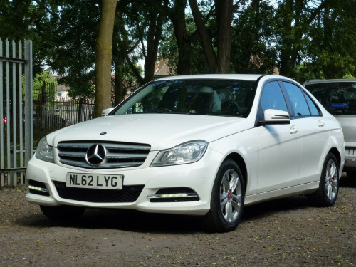 Mercedes-Benz C-Class C220 C220 CDI BlueEFFICIENCY Executive SE 4dr Auto