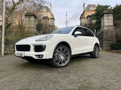 Porsche Cayenne  3.0 TD V6 SUV 5dr Diesel TiptronicS 4WD Euro 6 (s/