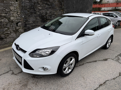 Ford Focus  1.6 Zetec Hatchback 5dr Petrol Manual Euro 5 (105 ps)