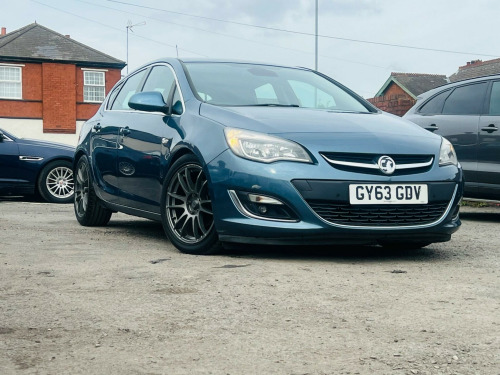 Vauxhall Astra  2.0 CDTi Elite Auto Euro 5 5dr