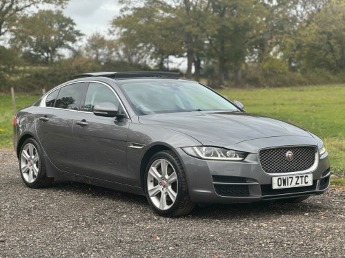 Jaguar XE  2.0d Portfolio Auto AWD Euro 6 (s/s) 4dr