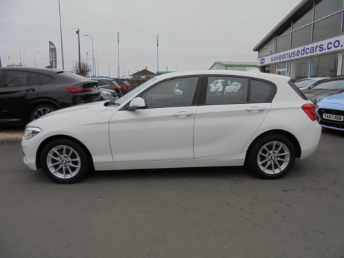 BMW 1 Series 116 116d SE Business 5dr [Nav/Servotronic]