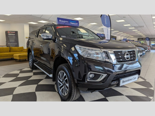 Nissan Navara  DCI TEKNA SHR DCB DIESEL MANUAL ONLY 44000 MILES FSH 69 PLATE