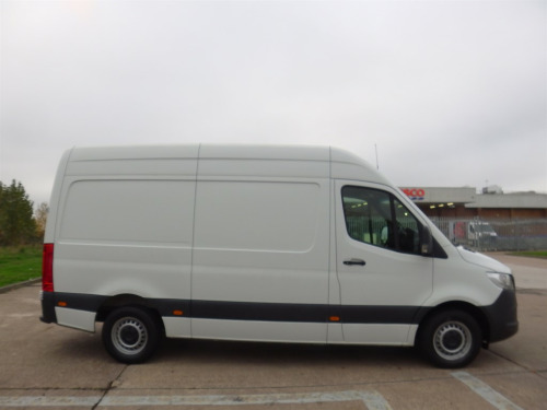 Mercedes-Benz Sprinter  2.0 315 CDI Progressive Panel Van 5dr Diesel Manual RWD L2 H2 Euro 6 (s/s) 