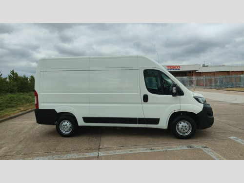 Peugeot Boxer  2.2 BlueHDi 335 Professional Panel Van 5dr Diesel Manual L2 H2 Euro 6 (s/s)