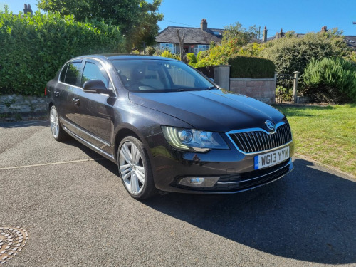 Skoda Superb  2.0 TDI CR 140 Elegance 5dr