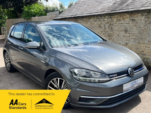 Volkswagen Golf  SE NAVIGATION TSI EVO DSG
