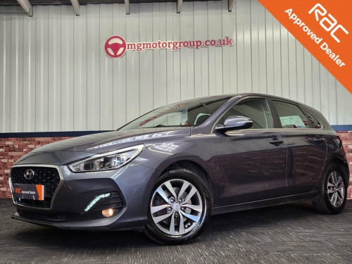 Hyundai i30  1.6 CRDi Blue Drive SE Nav Hatchback 5dr Diesel Ma
