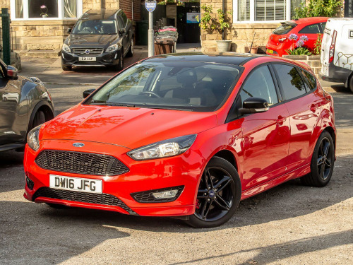 Ford Focus  1.5T EcoBoost Zetec S Red Edition Euro 6 (s/s) 5dr