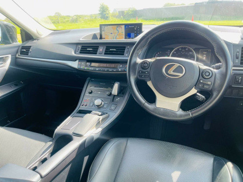 Lexus CT 200h  1.8 200h Luxury E-CVT Euro 6 (s/s) 5dr