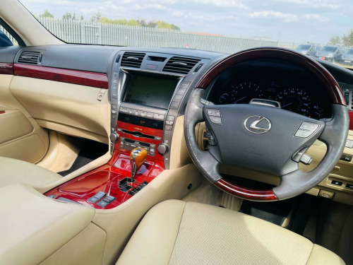 Lexus LS  5.0 600h V8 L CVT 4WD Euro 5 (s/s) 4dr