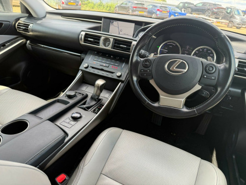 Lexus IS  2.5 300h Executive Edition E-CVT Euro 6 (s/s) 4dr
