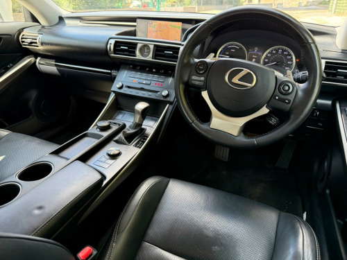 Lexus IS  2.5 300h Executive Edition E-CVT Euro 5 (s/s) 4dr