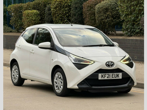 Toyota AYGO  1.0 VVT-i x-play x-shift Euro 6 5dr (Safety Sense)