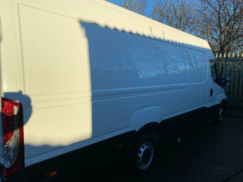 Iveco Daily  2.3D HPI 16V 35S 3520L HiMatic MWB High Roof Euro 6 (s/s) 5dr