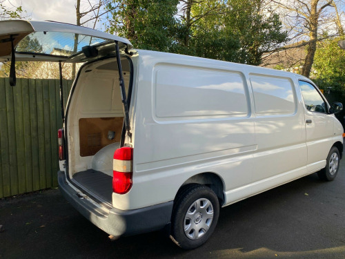 Toyota Hi-Ace  2.5 D-4D 300 GS 4dr