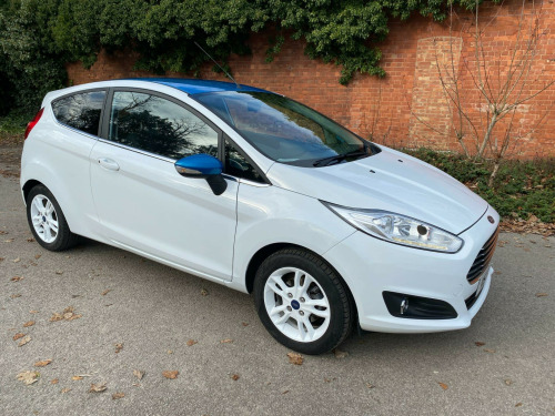 Ford Fiesta  1.0T EcoBoost Zetec White Edition Euro 6 (s/s) 3dr 