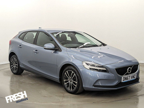 Volvo V40  2.0 D2 Momentum Nav Plus Hatchback 5dr Diesel Manual Euro 6 (s/s) (120 ps)