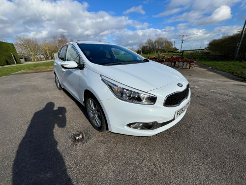Kia ceed  1.6 CRDi EcoDynamics 3 Hatchback 5dr Diesel Manual Euro 5 (s/s) (126 bhp) 