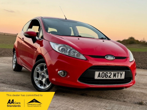 Ford Fiesta  1.4 Zetec Hatchback 3dr Petrol Manual (130 g/km, 94 bhp)