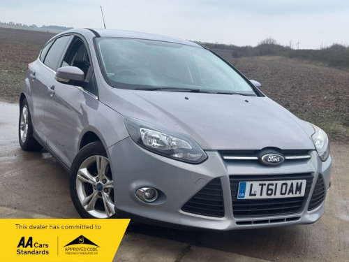 Ford Focus  1.6 Zetec Hatchback 5dr Petrol Manual Euro 5 (125 ps)