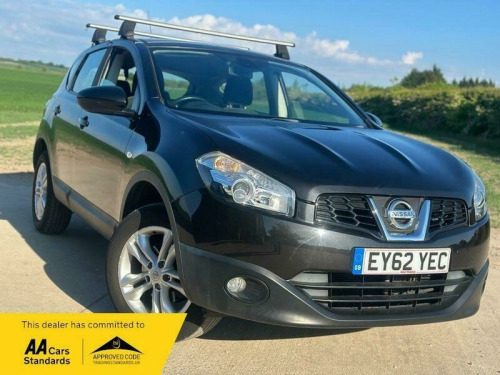 Nissan Qashqai  1.6 Acenta SUV 5dr Petrol CVT 2WD Euro 5 (117 ps)