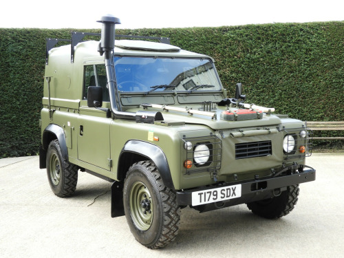 Land Rover 90  XD WOLF WINTER WATER