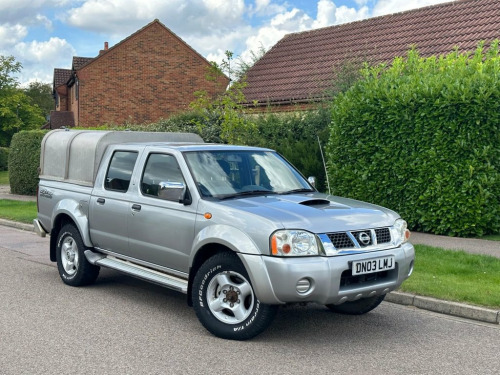 Nissan Navara  2.5 DOUBLE CAB DI SWB 4d 131 BHP DRIVES AND PERFOR