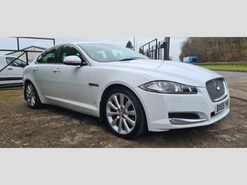 Jaguar XF  D LUXURY 4-Door