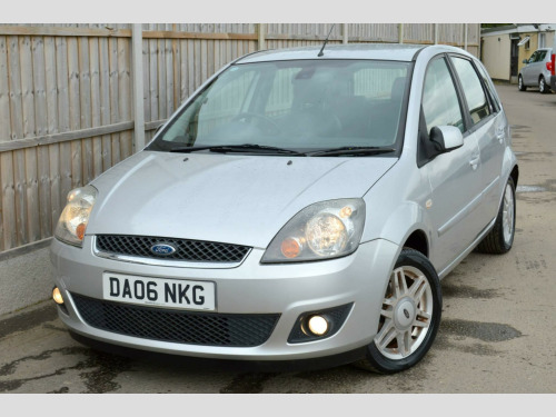 Ford Fiesta  1.4 Ghia 5dr