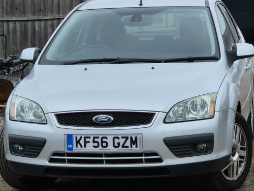 Ford Focus 1.6 Ghia 5dr