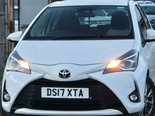 Toyota Yaris  1.5 VVT-i Icon Tech Euro 6 5dr 