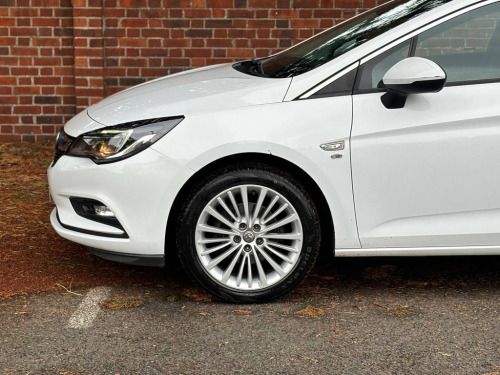 Vauxhall Astra  1.4i Turbo Elite Nav Hatchback 5dr Petrol Auto Eur