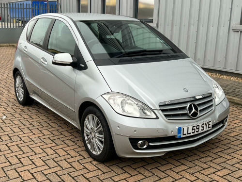 Mercedes-Benz A-Class A180 1.7 A180 Elegance SE CVT 5dr